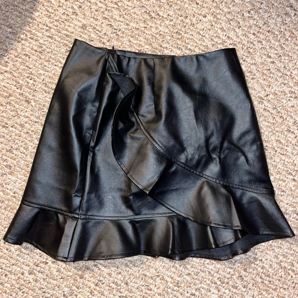 NWT!!! Lulu’s leather skirt